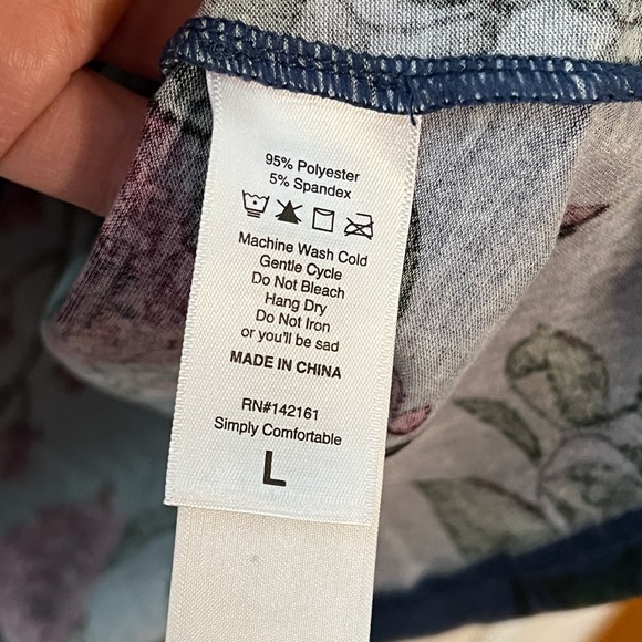 Lularoe Elizabeth Tunic - Picture 3 of 4